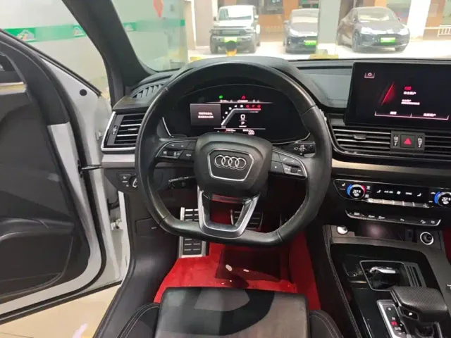 Audi Q5L — Фото автомобиля 10