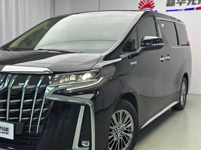 Toyota Alphard — Фото автомобиля 2