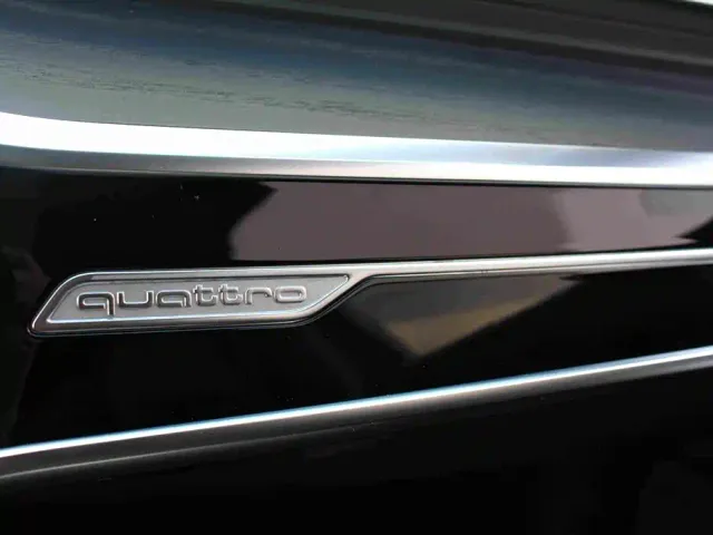 Audi A6L — Фото автомобиля 12