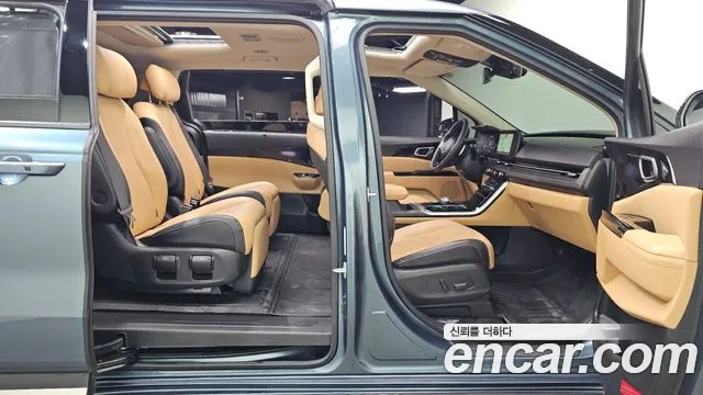 Kia Carnival — Фото автомобиля 18