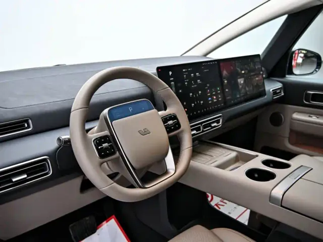 Li Auto MEGA — Фото автомобиля 19