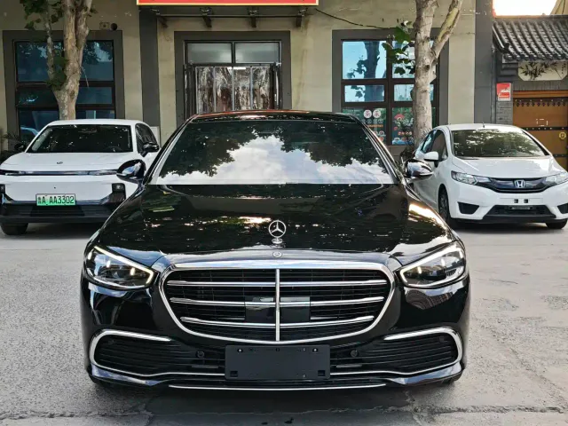 Mercedes-Benz S-Class — Фото автомобиля 2
