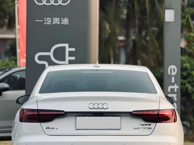 Audi A4L — Фото автомобиля 16