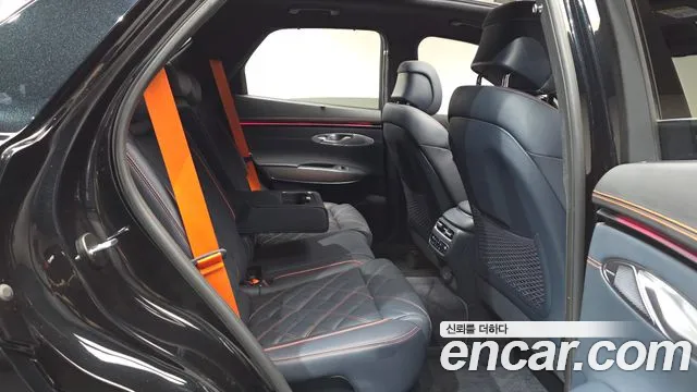 Genesis GV70 — Фото автомобиля 18