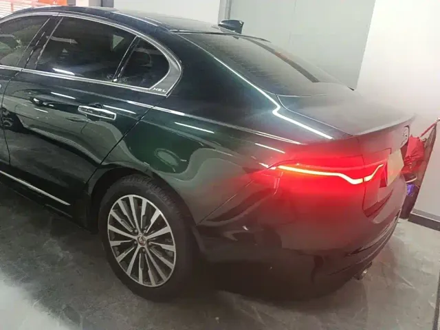 Jaguar XEL — Фото автомобиля 4