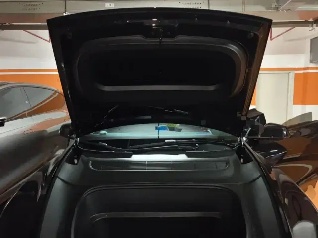 Tesla Model Y — Фото автомобиля 21