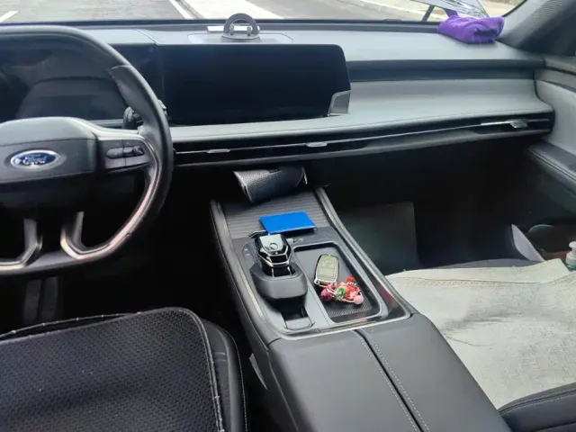 Ford Edge — Фото автомобиля 16