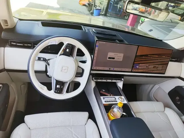 ZEEKR Zeekr 9X 2025 Model Standard — Фото автомобиля 3