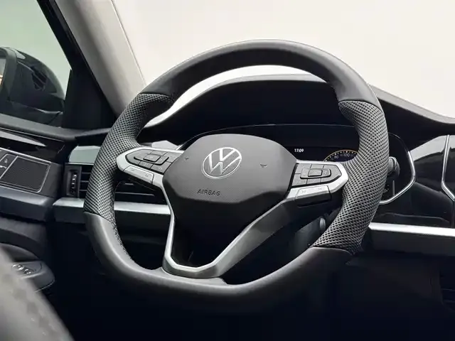 Volkswagen Passat — Фото автомобиля 6