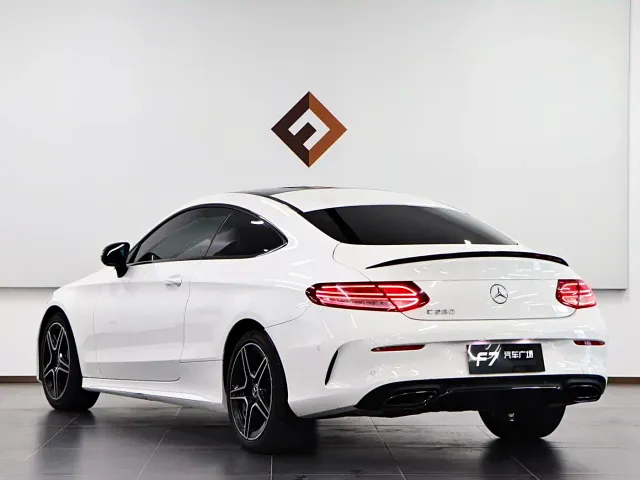 Mercedes-Benz C-Class — Фото автомобиля 4