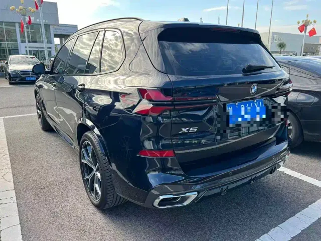 BMW X5 — Фото автомобиля 8