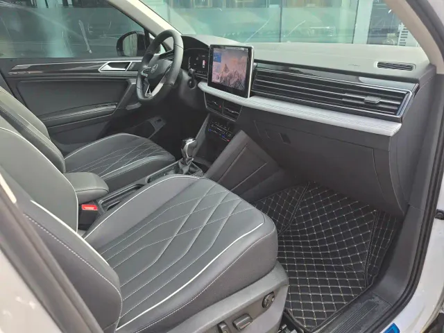 Volkswagen Tiguan L — Фото автомобиля 14
