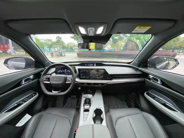 Changan Z6 — Фото автомобиля 7
