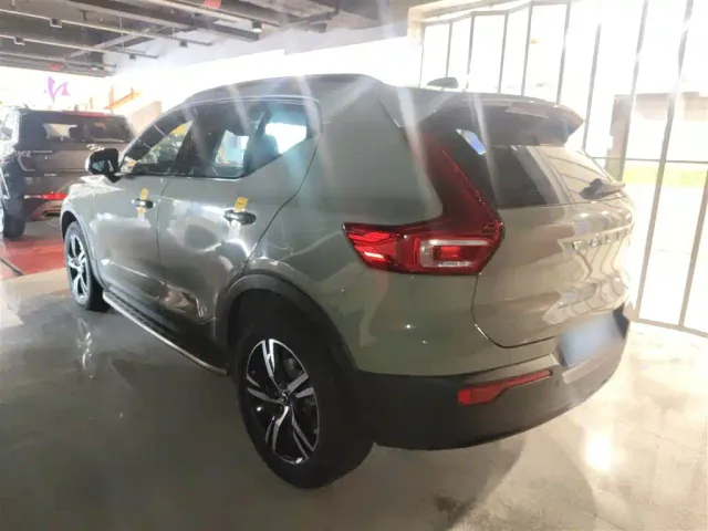 Volvo XC40 — Фото автомобиля 22