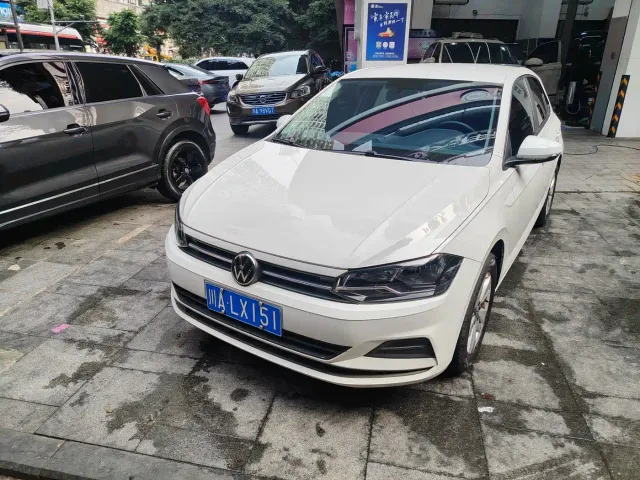 Фотография автомобиля — Volkswagen Polo
