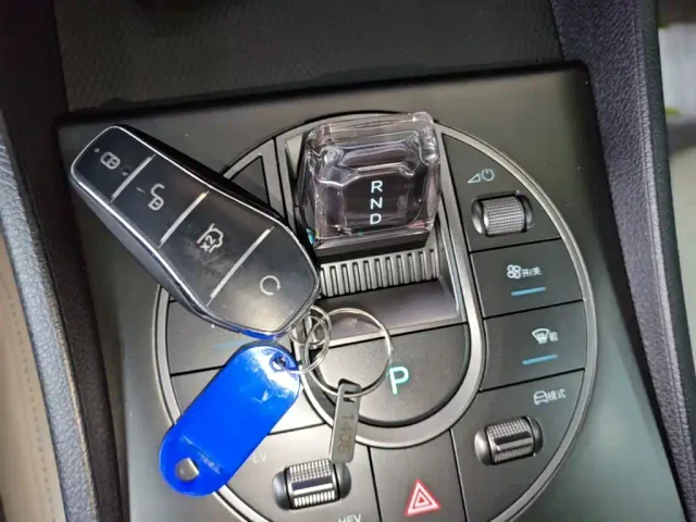 BYD Seal 05 DM-i — Фото автомобиля 13
