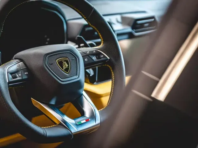 Lamborghini Urus — Фото автомобиля 4