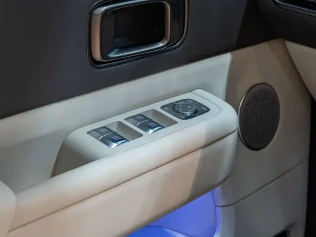 Li Auto MEGA — Фото автомобиля 15