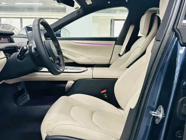 Xiaomi SU7 — Фото автомобиля 8