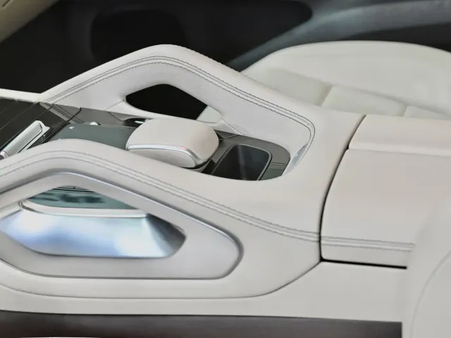 Mercedes-Benz GLE-Class — Фото автомобиля 16