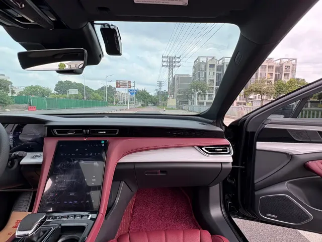 Hongqi H5 — Фото автомобиля 12