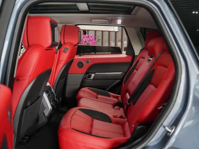 Land Rover Range Rover Sport — Фото автомобиля 3