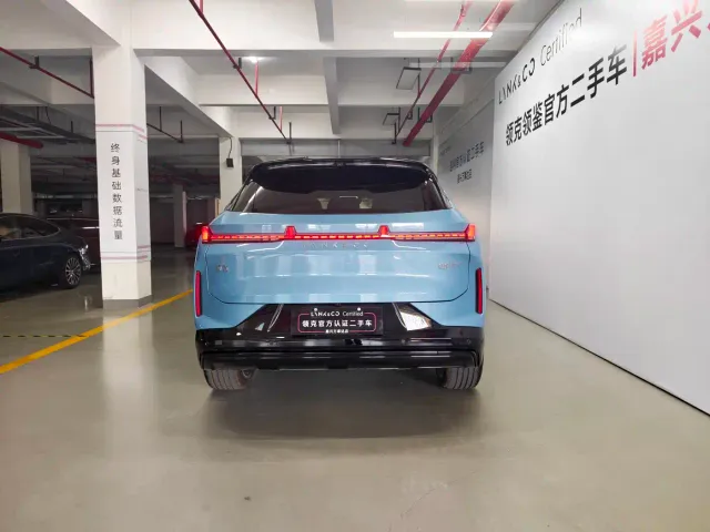 Lynk & Co 08 EM-P — Фото автомобиля 5