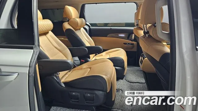 Kia Canival Carnival 4 поколение Дизель 7 мест Signature — Фото автомобиля 10