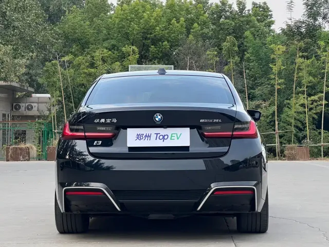 BMW i3 — Фото автомобиля 8