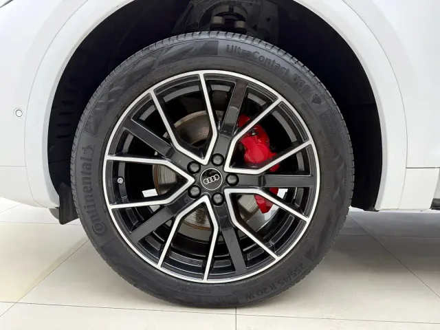 Audi Q5L — Фото автомобиля 26