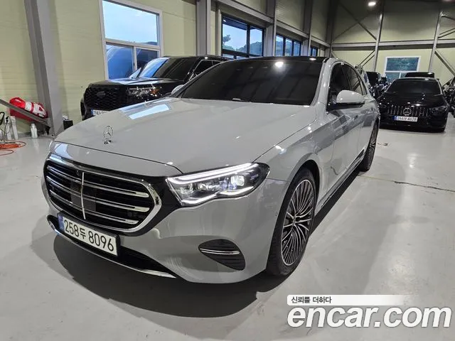 Mercedes-Benz E-Class — Фото автомобиля 3