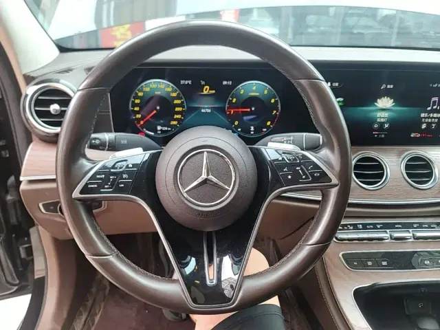 Mercedes-Benz E-Class — Фото автомобиля 10
