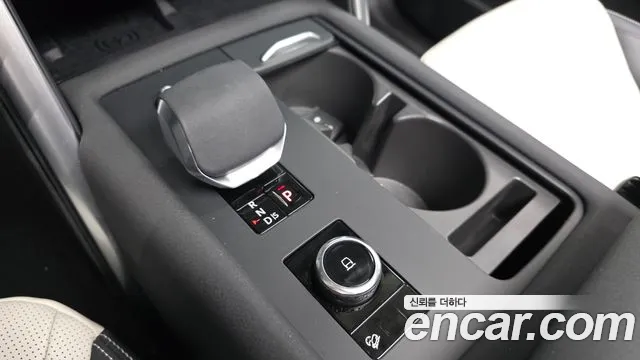 Land Rover Discovery — Фото автомобиля 9