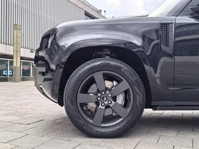Land Rover Defender — Фото автомобиля 16