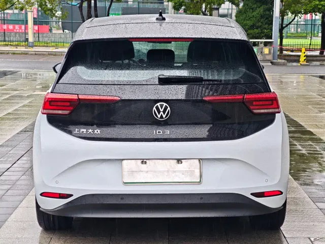 Volkswagen ID.3 — Фото автомобиля 12