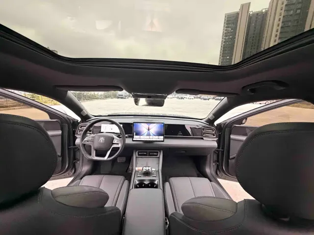 BYD Qin L — Фото автомобиля 9