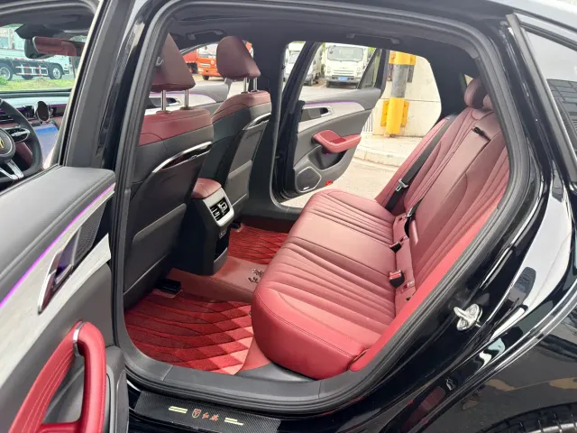 Hongqi H5 — Фото автомобиля 12