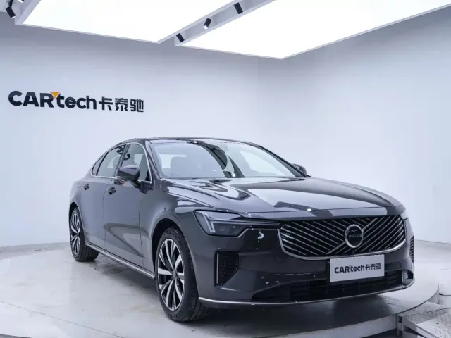 Volvo S90 — Фото автомобиля 6