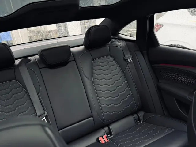 Audi A6L e-tron — Фото автомобиля 14
