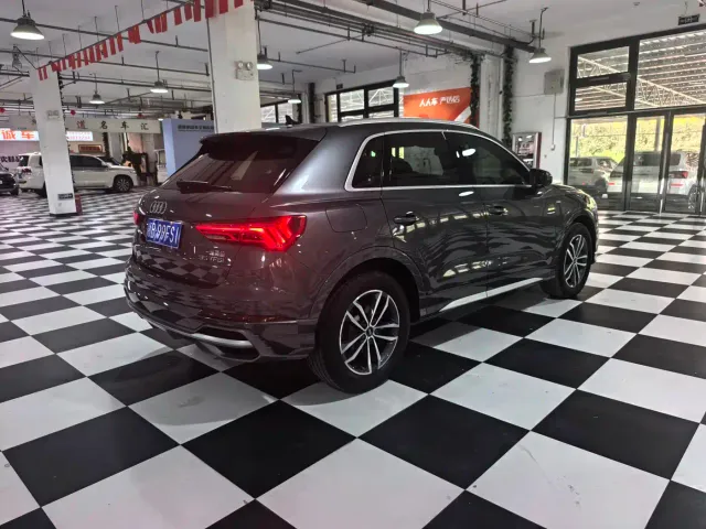 Audi Q3 — Фото автомобиля 9