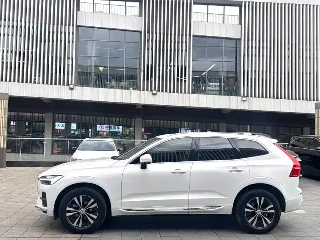 Volvo XC60 — Фото автомобиля 3