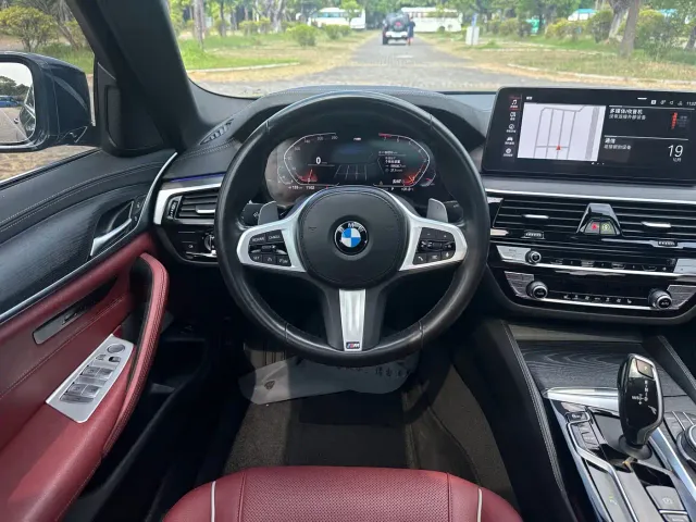 BMW 5 Series — Фото автомобиля 18