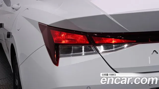 Hyundai Avante CN7 — Фото автомобиля 8