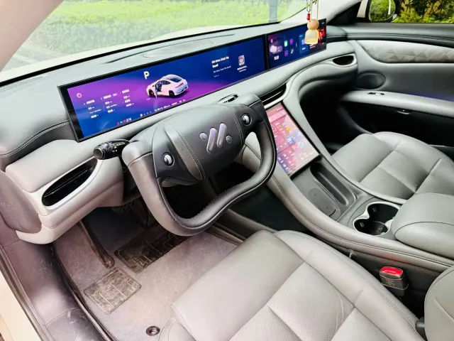 IM Motors L6 — Фото автомобиля 11