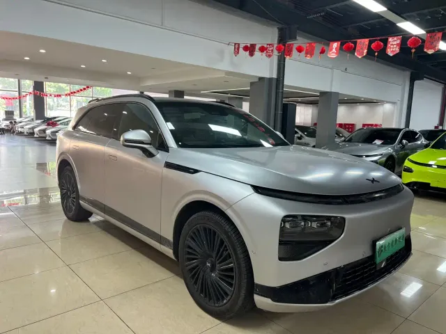 Xpeng G9 — Фото автомобиля 3