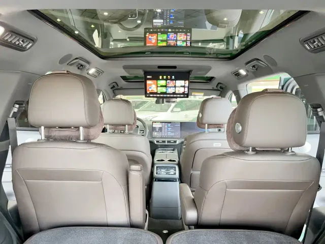 Li Auto L9 — Фото автомобиля 10