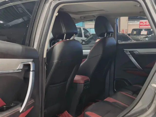 Geely Binyue — Фото автомобиля 5