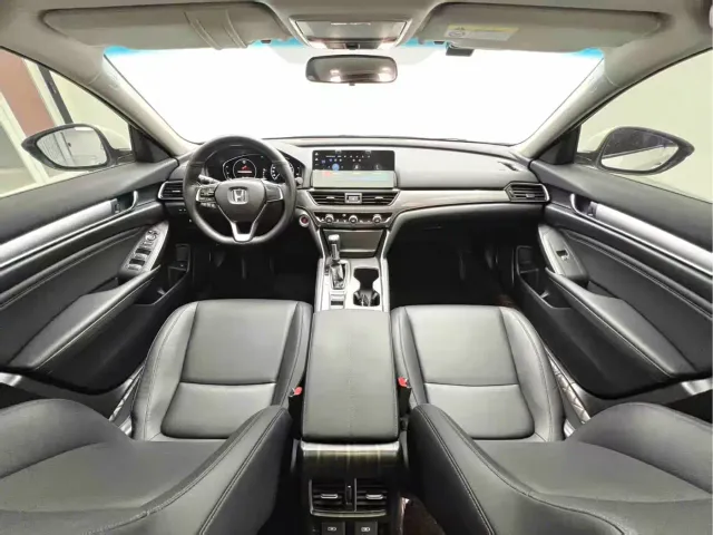 Honda Accord — Фото автомобиля 3