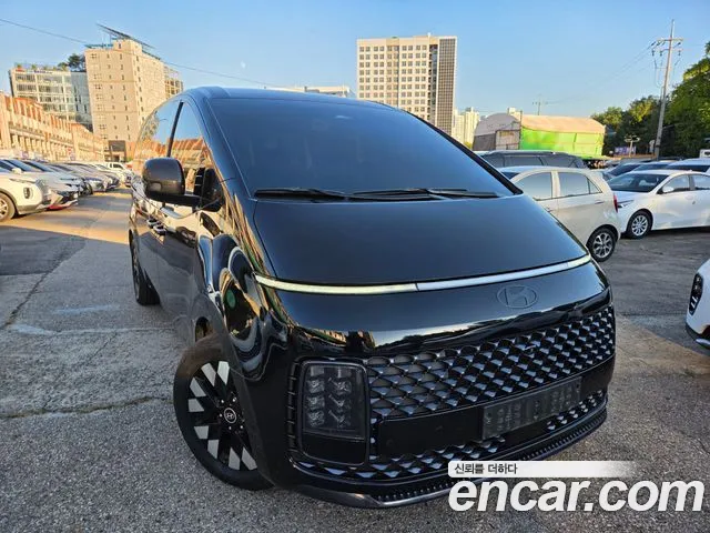 Фотография автомобиля — Hyundai Staria