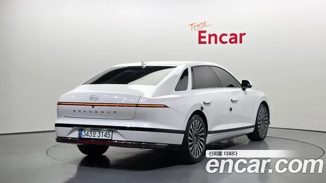 Hyundai Grandeur Grandeur (GN7) 2.5 Бензин 2WD — Фото автомобиля 2